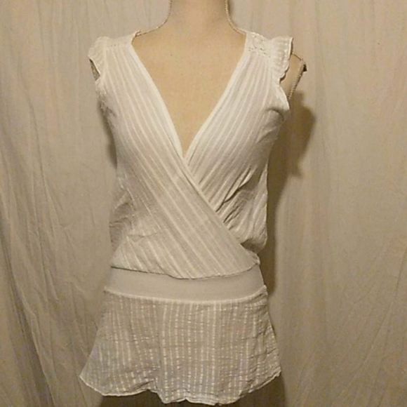 Elan Tops - 🔴6/$15 elan criss cross top